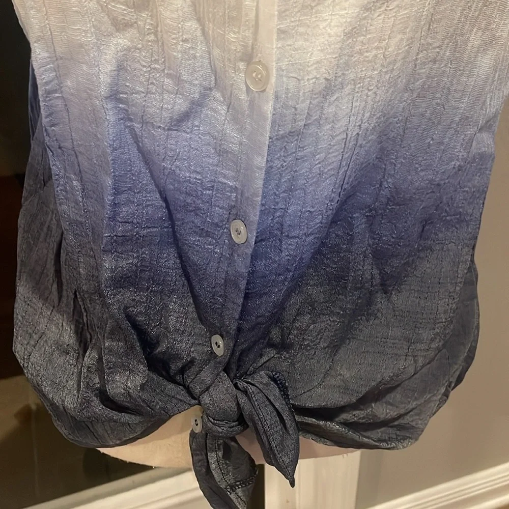 NWOT A Byer Womens White and Blue Ombre Button Down Shirt Top Blouse Size Large - Picture 3 of 9